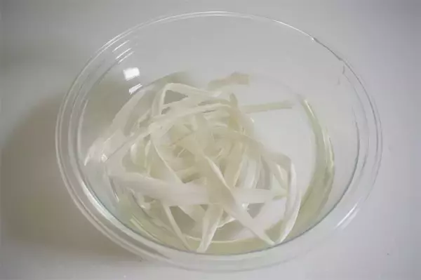 「【甘じょっぱ煮汁がジュワ～ン】おから・とろろ・コーンを油揚げで巻く！煮る！とんでもない旨み爆弾、誕生!!」の画像