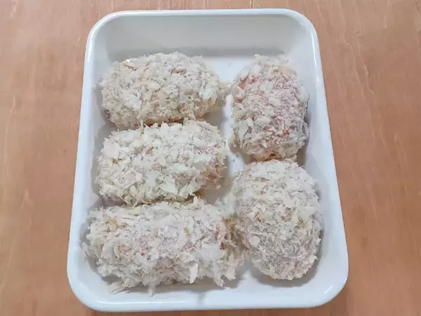 「【農家直伝】旬の野菜が層になって押し寄せる!?「キャベカツ」作ってみた！これぞ旨みの宝石箱や～♡」の画像