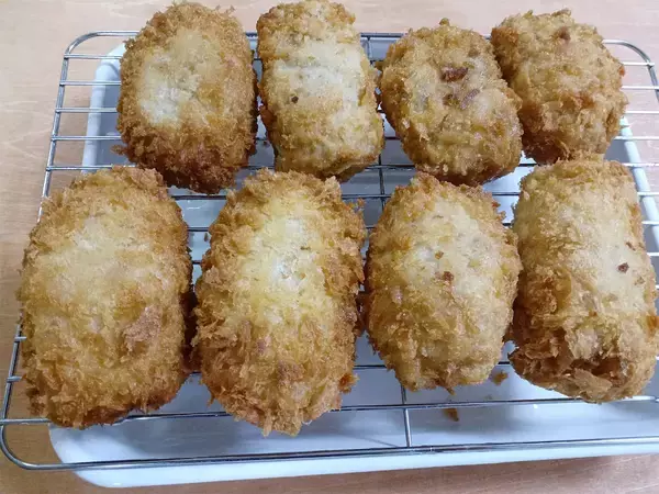 「【農家直伝】旬の野菜が層になって押し寄せる!?「キャベカツ」作ってみた！これぞ旨みの宝石箱や～♡」の画像