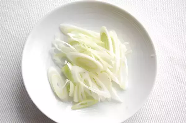 「リュウジさんが最高値を更新！「世界一おいしいチキンラーメンの食べ方」に挑戦♪「香り」と「コク」を足す！」の画像