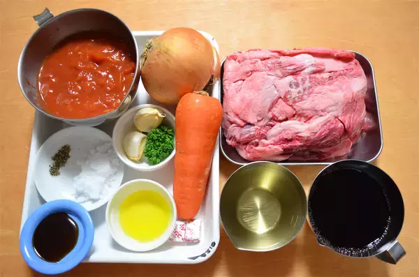 「クリスマスディナーの主役に…「牛すじ」大抜擢!?ワイン＆トマトで煮込めばホロトロ豪華♪【農家直伝】」の画像