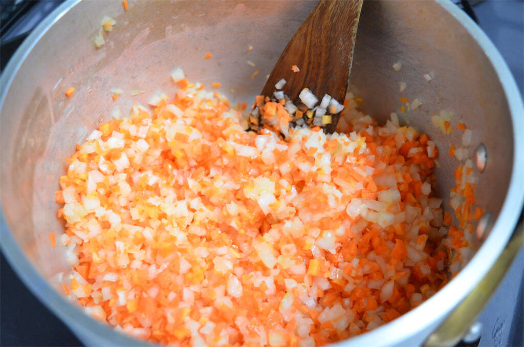 クリスマスディナーの主役に…「牛すじ」大抜擢!?ワイン＆トマトで煮込めばホロトロ豪華♪【農家直伝】