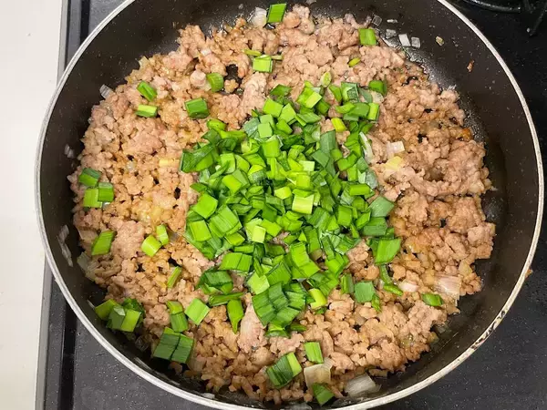 「【ご飯の供】材料まんま餃子の『餃子肉みそ』は“おかず要らず”！そぼろ肉が濃ゆ～い味で無限にイケる！」の画像
