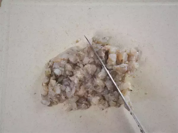 「じゃがいもを衣に!?はんぺんと海老のミンチで「コロコロボール揚げ」作ろう！豊かな魚の風味がふわり♡」の画像