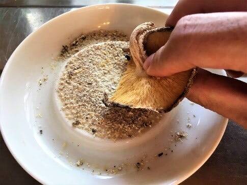 【料理の裏ワザ】干し椎茸を水で戻さない方がいい？イタリアンにするなら「トマトジュース」なんです！