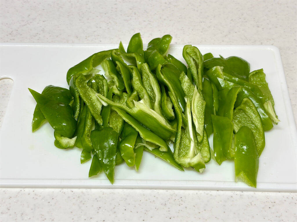 昭和30年代の雑誌でピーマンレシピの「原点」を発見!?油で炒めて栄養満点「ピーマンの炒め煮」作ってみた♪