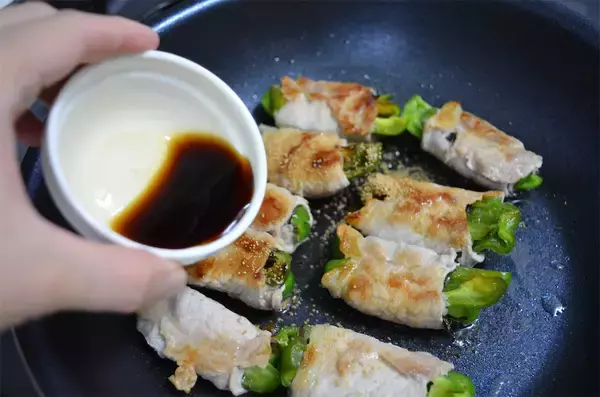 「【梅干し以外にも使える！】赤しそで「肉巻き」作ってみた！風味が青じそより濃い！濃い♡【農家直伝】」の画像