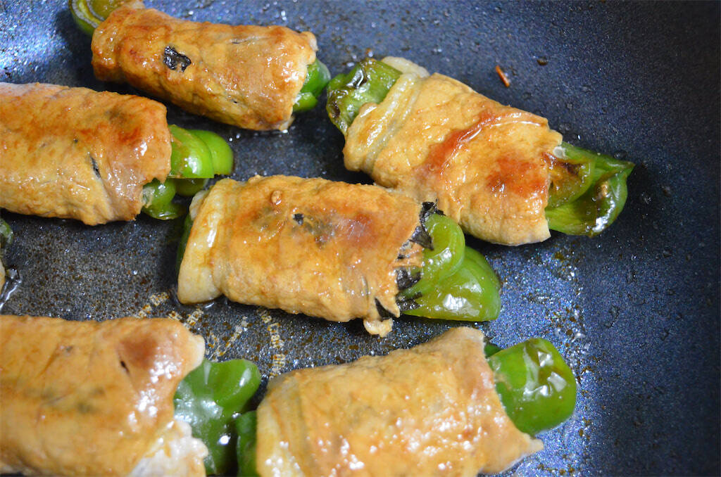 【梅干し以外にも使える！】赤しそで「肉巻き」作ってみた！風味が青じそより濃い！濃い♡【農家直伝】