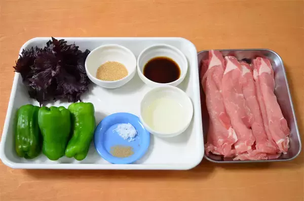 「【梅干し以外にも使える！】赤しそで「肉巻き」作ってみた！風味が青じそより濃い！濃い♡【農家直伝】」の画像