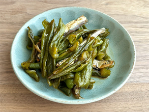 【ピーマン大量消費】煮干しで煮るだけ「ピーマンのくたくた煮」作ってみた！ご飯もお酒も進む絶品甘辛ダレが◎