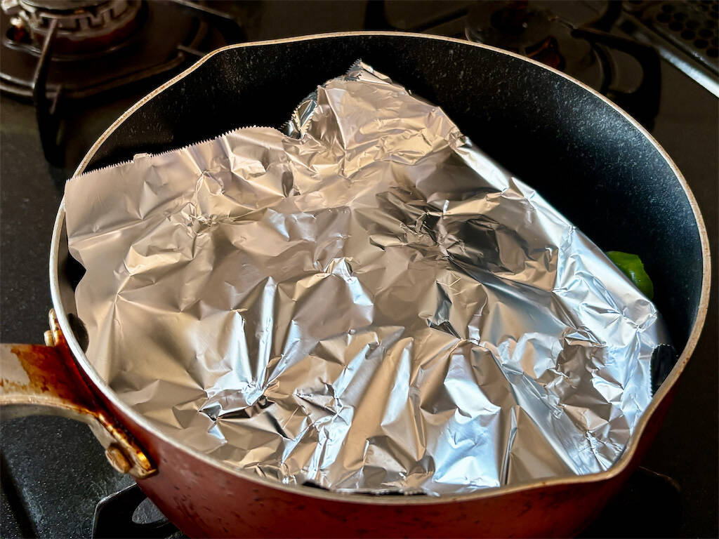 【ピーマン大量消費】煮干しで煮るだけ「ピーマンのくたくた煮」作ってみた！ご飯もお酒も進む絶品甘辛ダレが◎