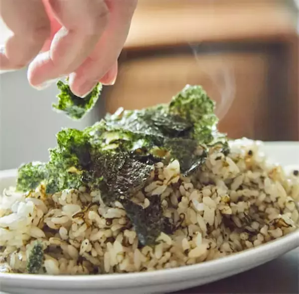 【パラパラチャーハン】は「古米」で作るのが大正解！のりの佃煮×バターが香る絶品レシピ【料理家直伝】