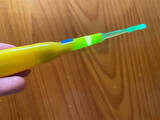 「【ダイソー】緑色のLEDが細くて暗い穴を明るく照らす♪「光る耳かき」で耳掃除してみた！よく見える～♪」の画像5