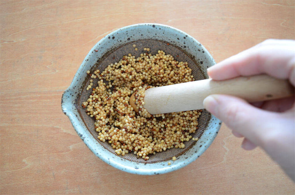 【もう市販品には戻れない！】プチプチ食感がクセになる「粒マスタード」作ってみた！簡単アレンジレシピも♪