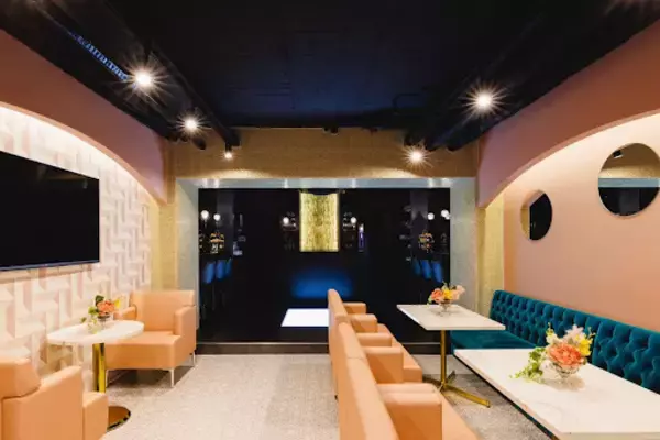 「人目を気にせずVIPルームで推し活！大阪のカフェで「VIP推し活コース」が3月より実施」の画像