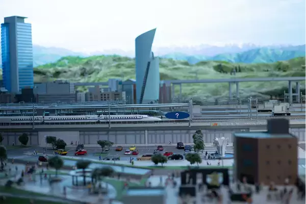 「『映画ちいかわ』×JR東海 ツツウラウラ旅が7月8日開催！ステッカーやミニトートのノベルティが登場」の画像