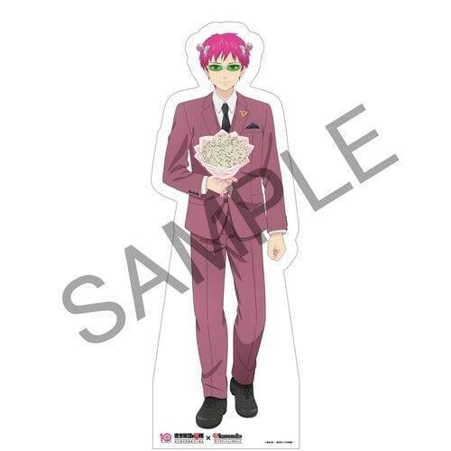 斉木楠雄が花束を抱えて登場♪『斉木楠雄のΨ難』×karendoが8月14日開幕！缶バッジ全10種＆生花ブーケも