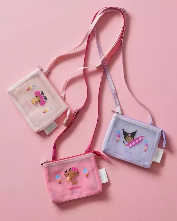 「「サンリオ×ROPÉ PICNIC」夏コレクションが6月25日発売！日焼けハローキティ＆クロミのフェイスバッグなどが登場」の画像