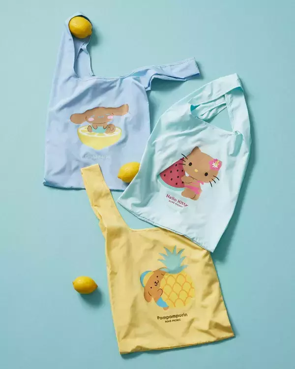 「「サンリオ×ROPÉ PICNIC」夏コレクションが6月25日発売！日焼けハローキティ＆クロミのフェイスバッグなどが登場」の画像