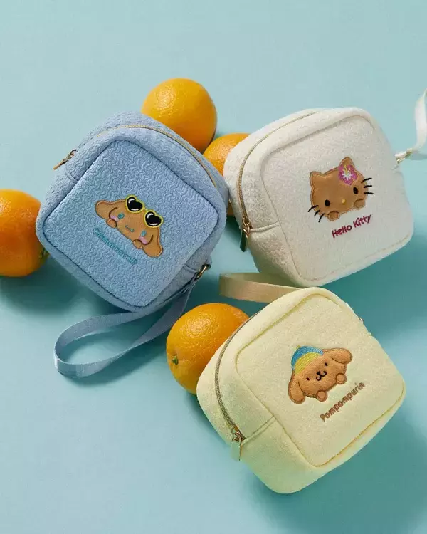 「「サンリオ×ROPÉ PICNIC」夏コレクションが6月25日発売！日焼けハローキティ＆クロミのフェイスバッグなどが登場」の画像