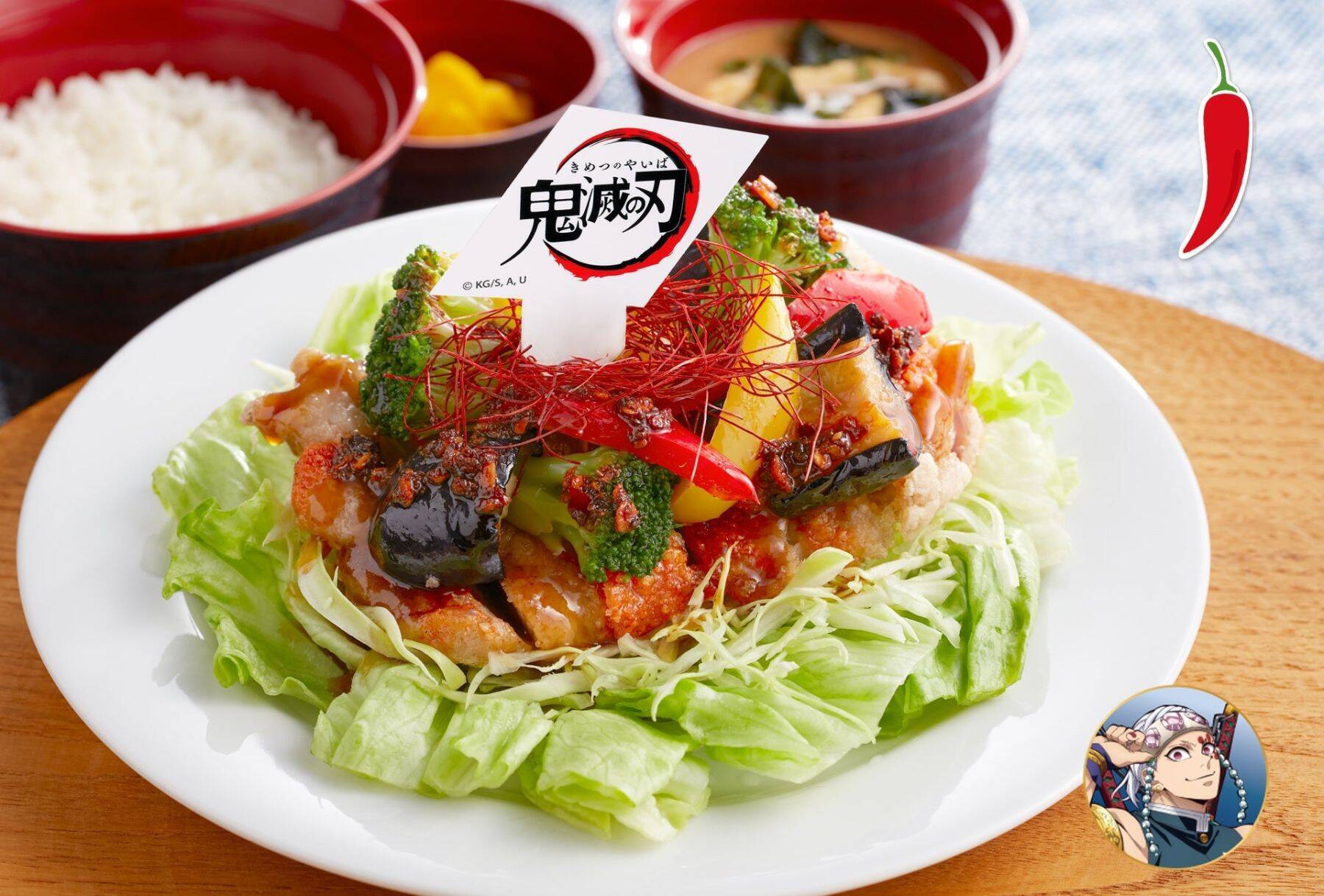 伊黒の右目が目玉焼きに『鬼滅の刃』×ジョイフル第3弾が8月18日開始！ぷっくりシールが貰える＆新メニュー7品