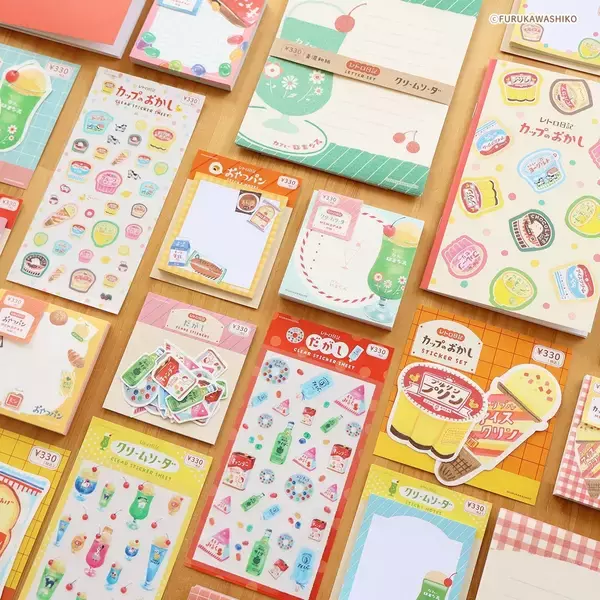 「キャンドゥ×古川紙工「レトロ日記」シリーズが4月1日より順次発売！クリームソーダ・だがし・おやつパンなど4モチーフ全28品」の画像