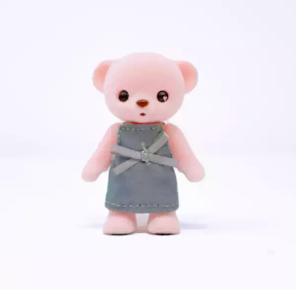 「「ハニーベア」11月17日より推し活専門ショップとコラボ！目の中の小さなハートが可愛い限定商品」の画像