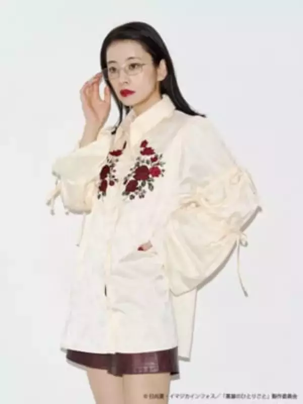 「『薬屋のひとりごと』×jouetieコラボ全4型が9月4日予約開始！花と蝶のサテンシャツが可愛すぎ♪」の画像