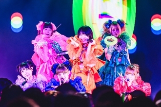 「ゆるめるモ！」15周年突入記念ワンマンライブ「インデペンデンス・デイ」！新曲と新衣装を初披露