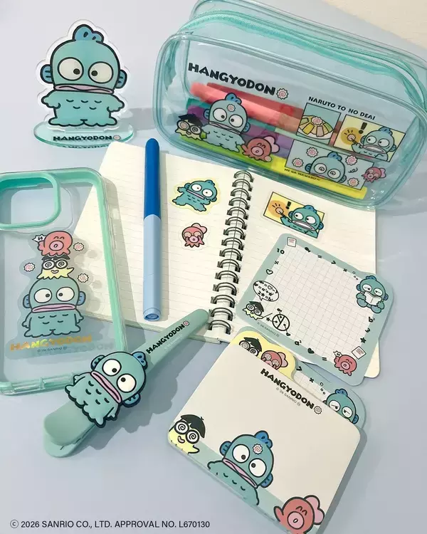 「「ハンギョドン×サンキューマート」涼しげブルーの梅雨グッズが全18種登場！5月22日よりオール390円で先行予約開始」の画像