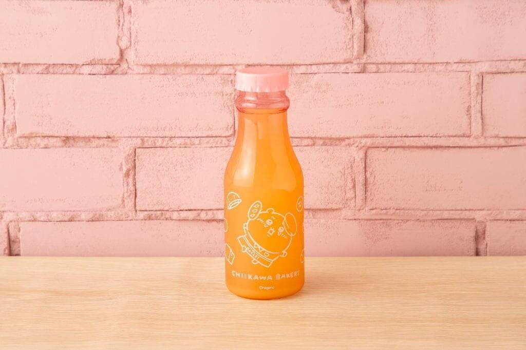 「ちいかわベーカリー」クリアボトルドリンクが6月5日登場！王冠キャップが可愛いパイン・ぶどう・りんごの全3種