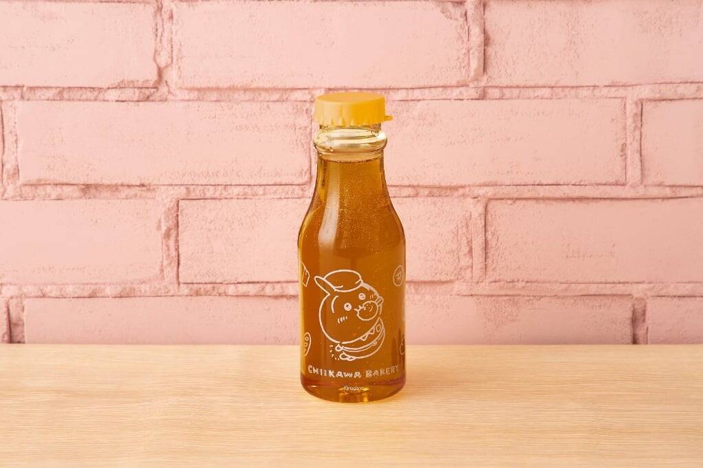 「ちいかわベーカリー」クリアボトルドリンクが6月5日登場！王冠キャップが可愛いパイン・ぶどう・りんごの全3種