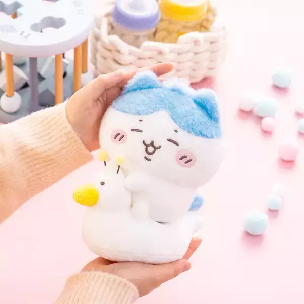 「「ちいかわ Baby ぬいぐるみくじ」5月26日に販売開始！おしゃぶり姿のおくるみマスコットや星に包まれたうさぎBIGクッションが登場」の画像