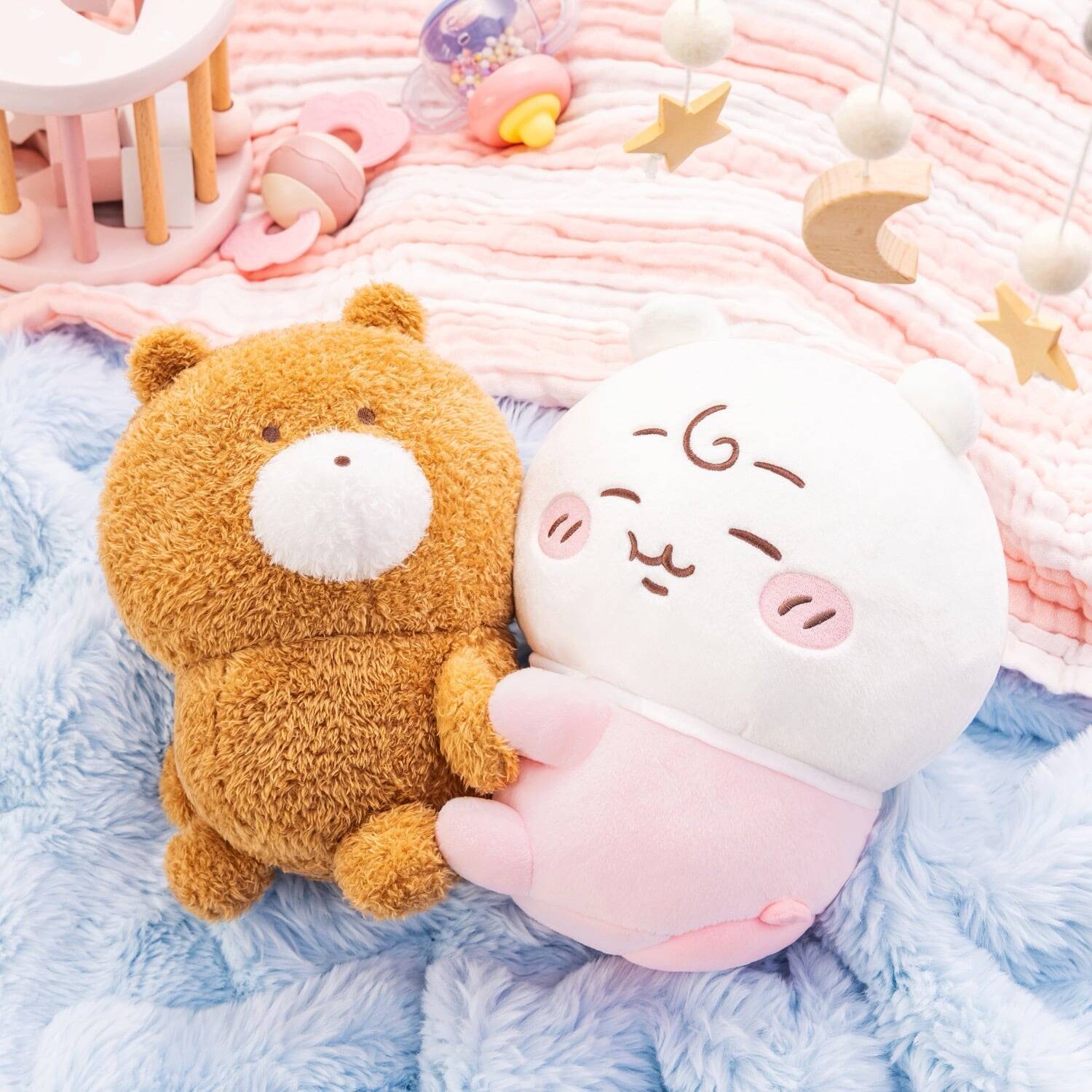 「ちいかわ Baby ぬいぐるみくじ」5月26日に販売開始！おしゃぶり姿のおくるみマスコットや星に包まれたうさぎBIGクッションが登場