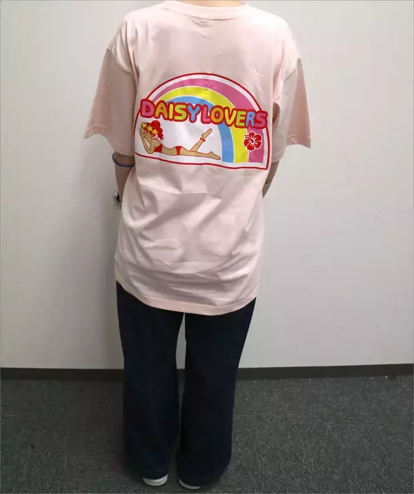 「「デイジーラヴァーズ」復刻アイテム第1弾はTシャツ！当時のファンも“平成レトロ”コーデ楽しめるデザイン」の画像