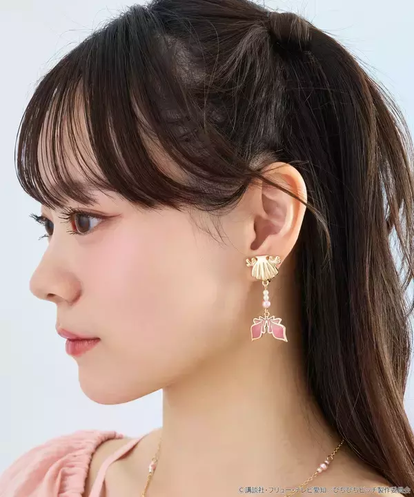 「「ぴちぴちピッチ × earth music&ecology Japan Label」ブラウス＆アクセサリー全6型 5月1日より発売！」の画像