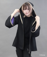 『ツイステ』×axes femme 7寮カラーのタイ付きシャツと式典服風ローブジャケットが10月16日より先行オンライン販売
