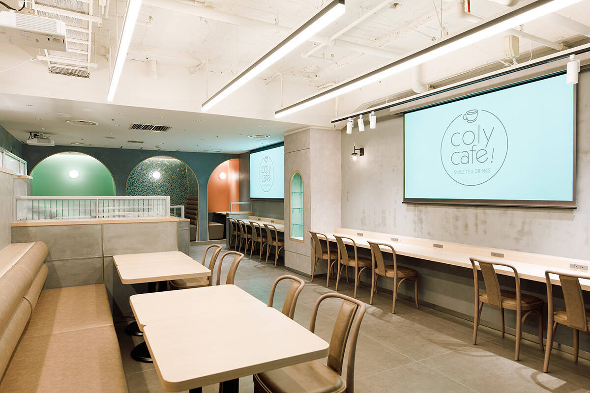 「coly cafe!」4月19日より池袋PARCOに常設オープン！コラボ企画第1弾は「魔法使いの約束」