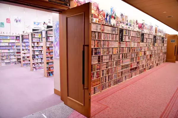 「マンガ26万冊読める楽園温泉が鳥取にあった！マンガ・温泉どっちにも浸かれる話題の”ヤベェ温泉旅館”」の画像