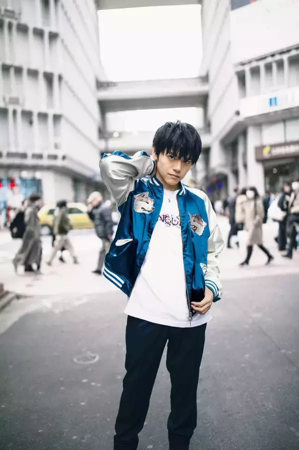 「内田雄馬さん“コラボスカジャン”「VANQUISH」より発売決定！直筆サイン入りポスターも付属」の画像