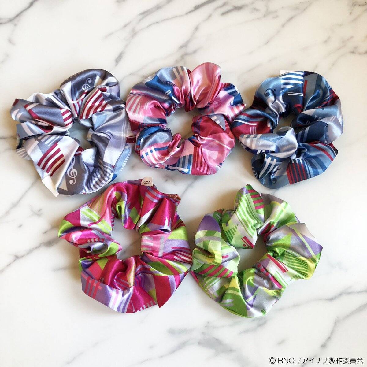 『ナナライ2nd』展覧会グッズが通販に登場！衣装をモチーフとしたアパレルグッズなどがラインナップ