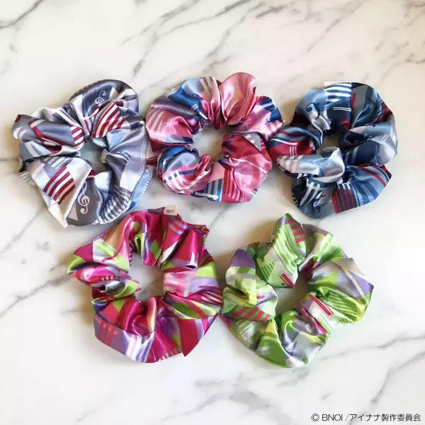 「『ナナライ2nd』展覧会グッズが通販に登場！衣装をモチーフとしたアパレルグッズなどがラインナップ」の画像