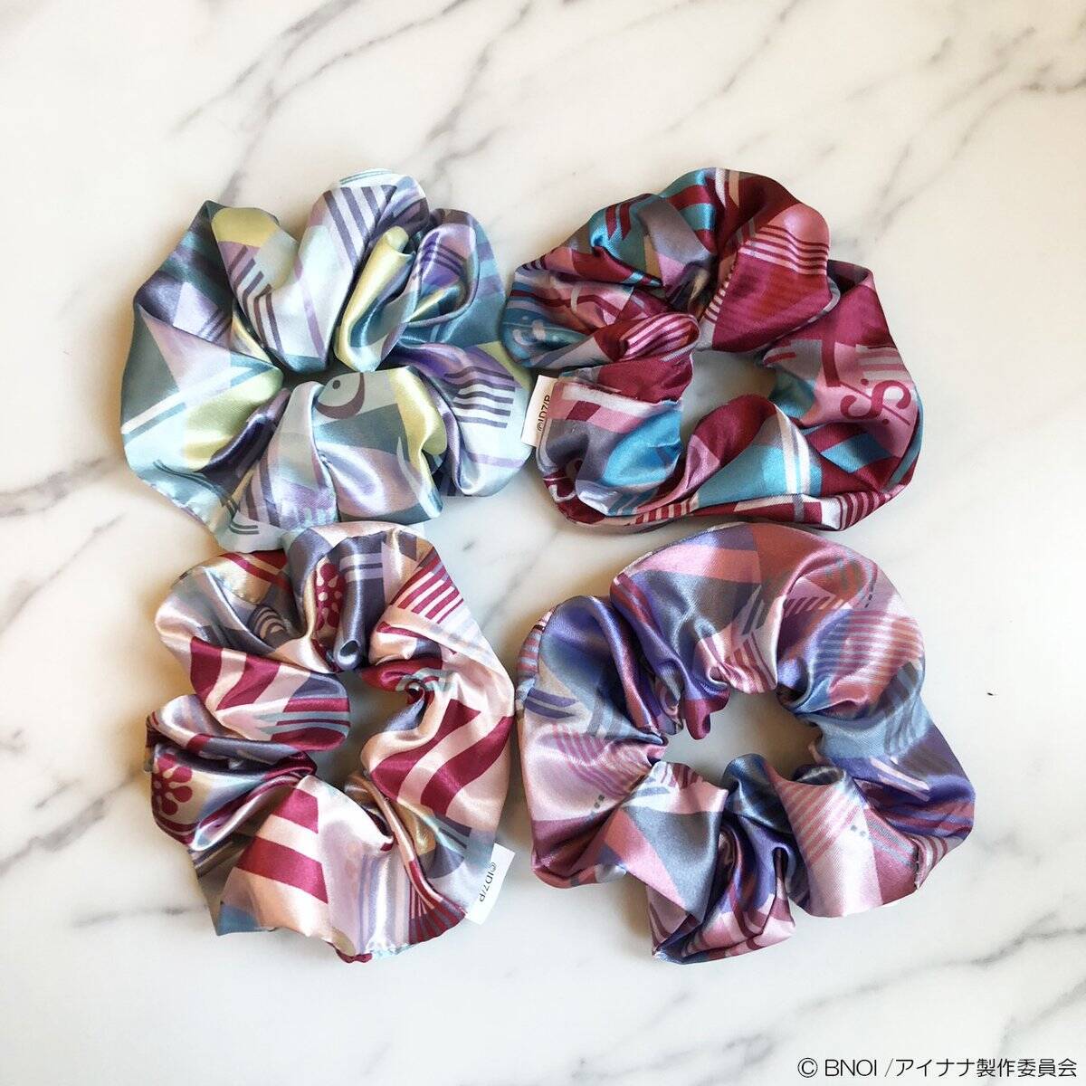 『ナナライ2nd』展覧会グッズが通販に登場！衣装をモチーフとしたアパレルグッズなどがラインナップ