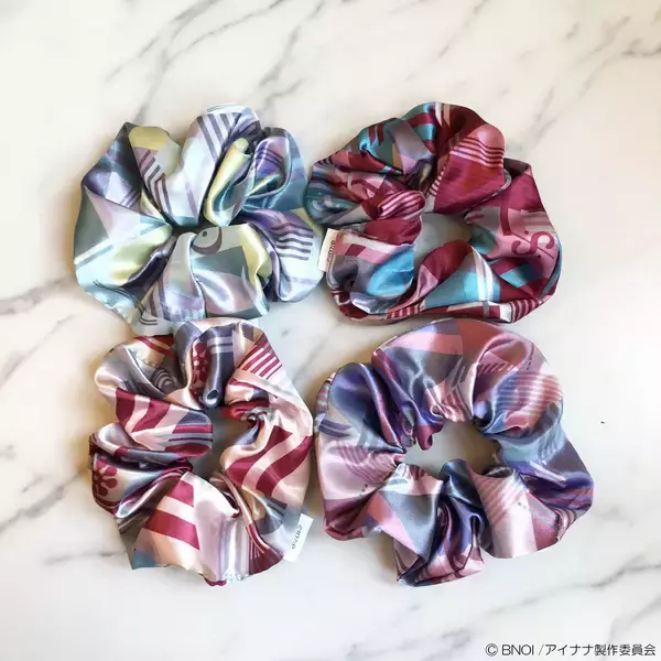 「『ナナライ2nd』展覧会グッズが通販に登場！衣装をモチーフとしたアパレルグッズなどがラインナップ」の画像