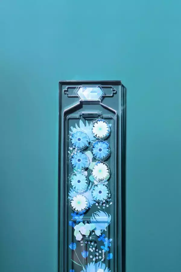 「アクキー＆アクスタをかわいく飾れる「カスタマニア」登場！推しキャラにかわいい背景をセット出来る」の画像