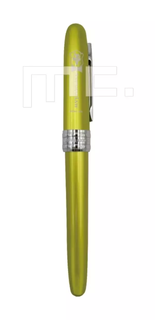 「『ツイステ』各寮モチーフの万年筆登場！イメージカラーに寮章が映えるシンプル＆洗練されたデザイン」の画像