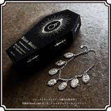 「『黒執事』葬儀屋が身に付けている“モーニングジュエリー”がシルバーブレスレット化！枢やな先生描き下ろしカードも付属」の画像1