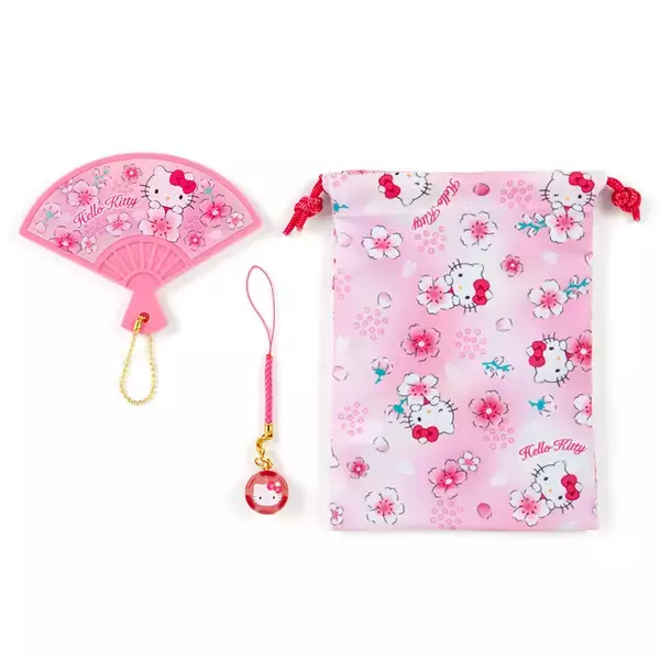 「『サンリオ』夏祭りや夕涼みにぴったりなサマーグッズ新登場！和柄ガーゼタオル・扇子・手鏡&根付けセットなど」の画像