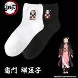 「『鬼滅の刃』×「靴下屋」各モチーフの籠に隠れた伊之助たちが可愛い刺繍靴下登場！」の画像3