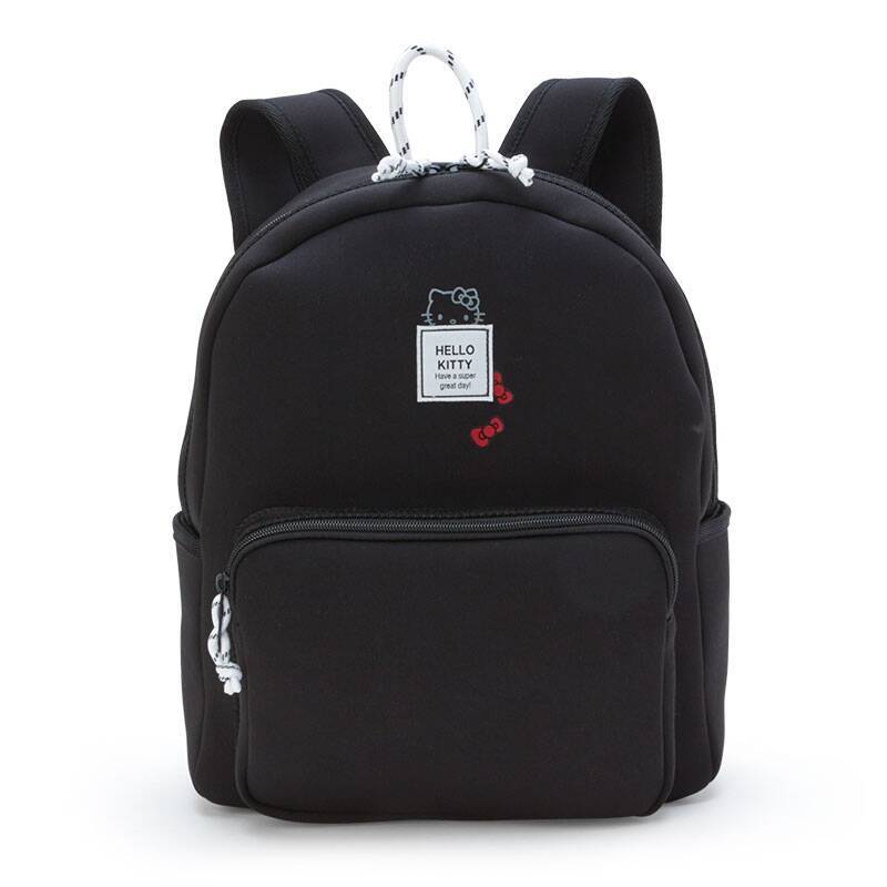 『サンリオ』黒ベースに赤いリボンのワンポイントが可愛いバッグ４種登場！型くずれしにくい上に軽量のネオプレン素材